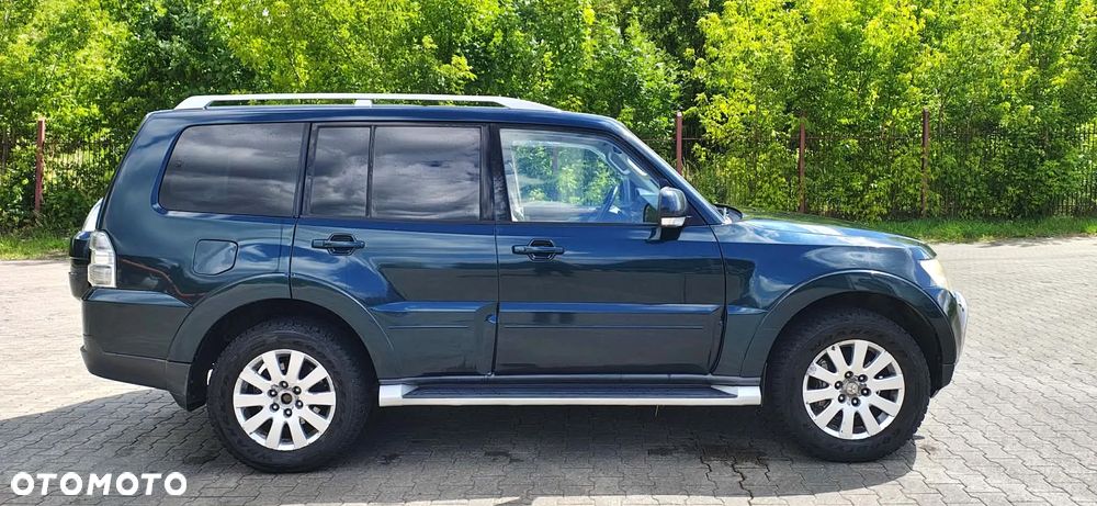 Mitsubishi Pajero - 14