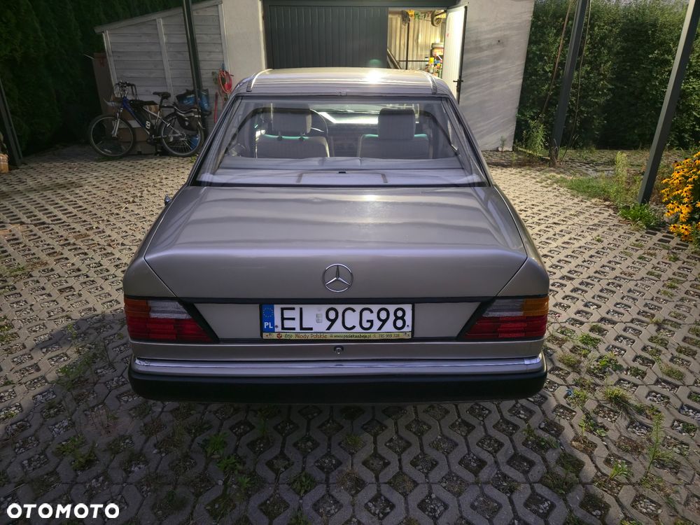 Mercedes-Benz W124 (1984-1993) - 22