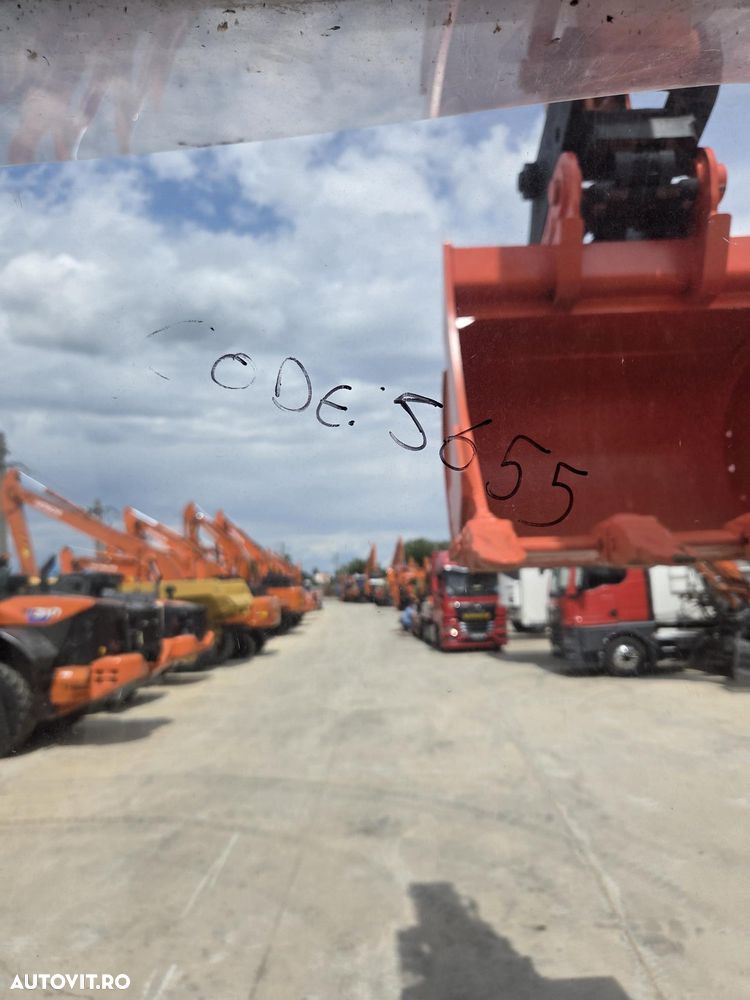 Hitachi ZX250-6, 2019, 6.254h, Masa operationala 27,1tone, cupa NOUA 1,55mc, cupla rapida, lant 80% bun doar 1.109h deplasare, consum mediu 12,5l/h, ad sapare 7m, camera spate si laterale, ridica 16,2 avertizare antirasturnare, 3 pompe hidr, PROMOTIE 86.900 - 19