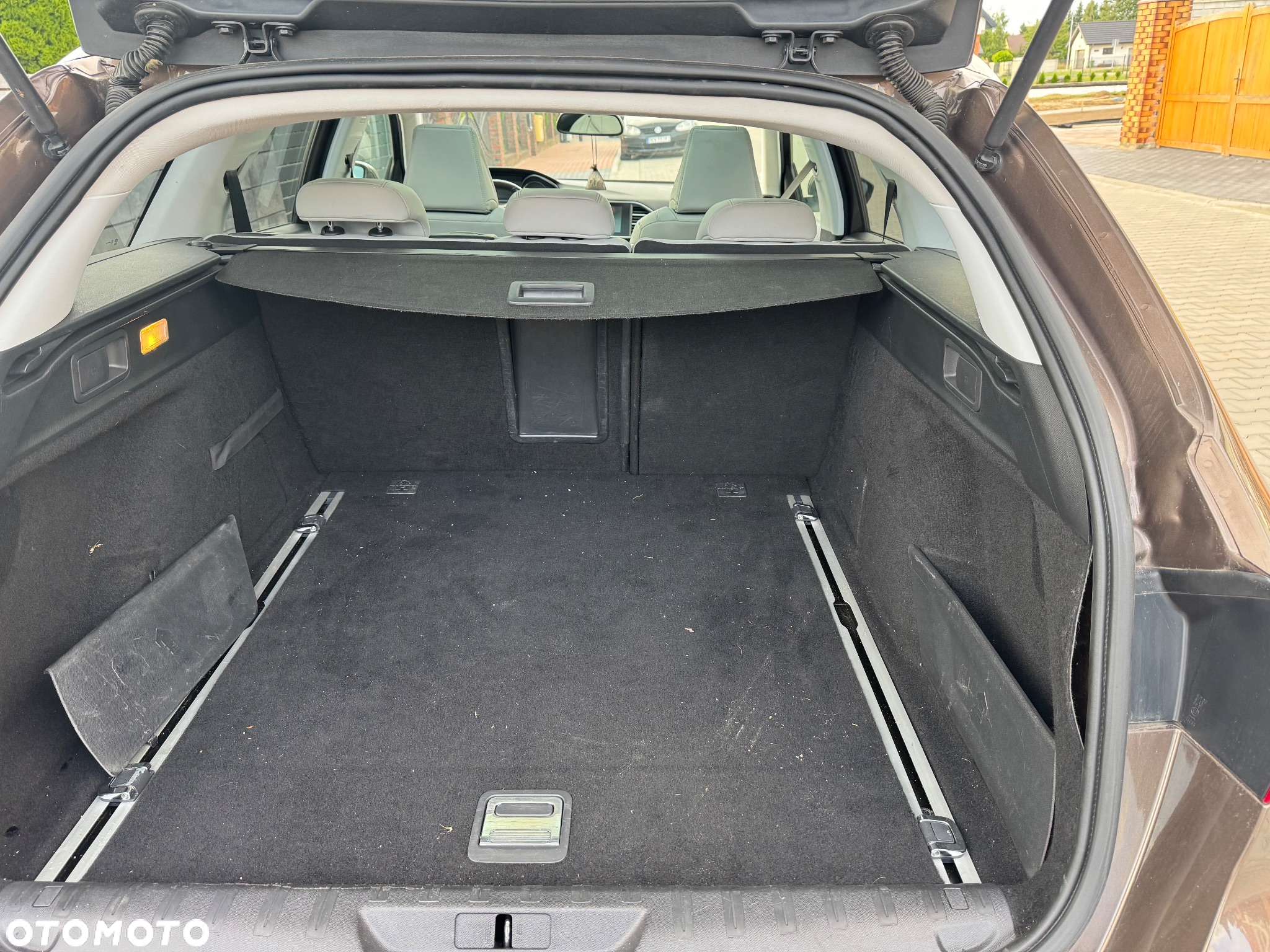 Peugeot 308 SW PureTech 130 GPF EAT8 Stop & Start Allure Business-Paket - 27