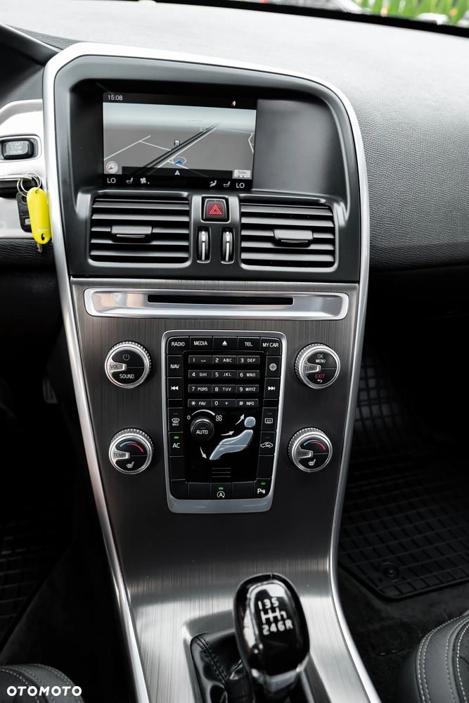 Volvo XC 60 D4 Ocean Race - 17