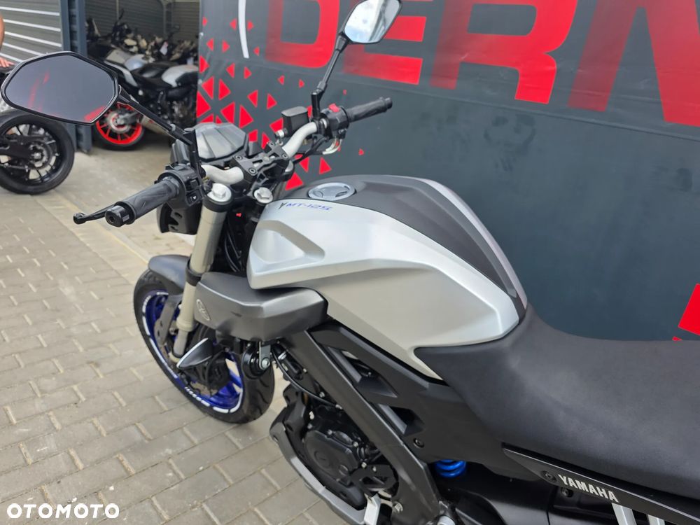 Yamaha MT - 9