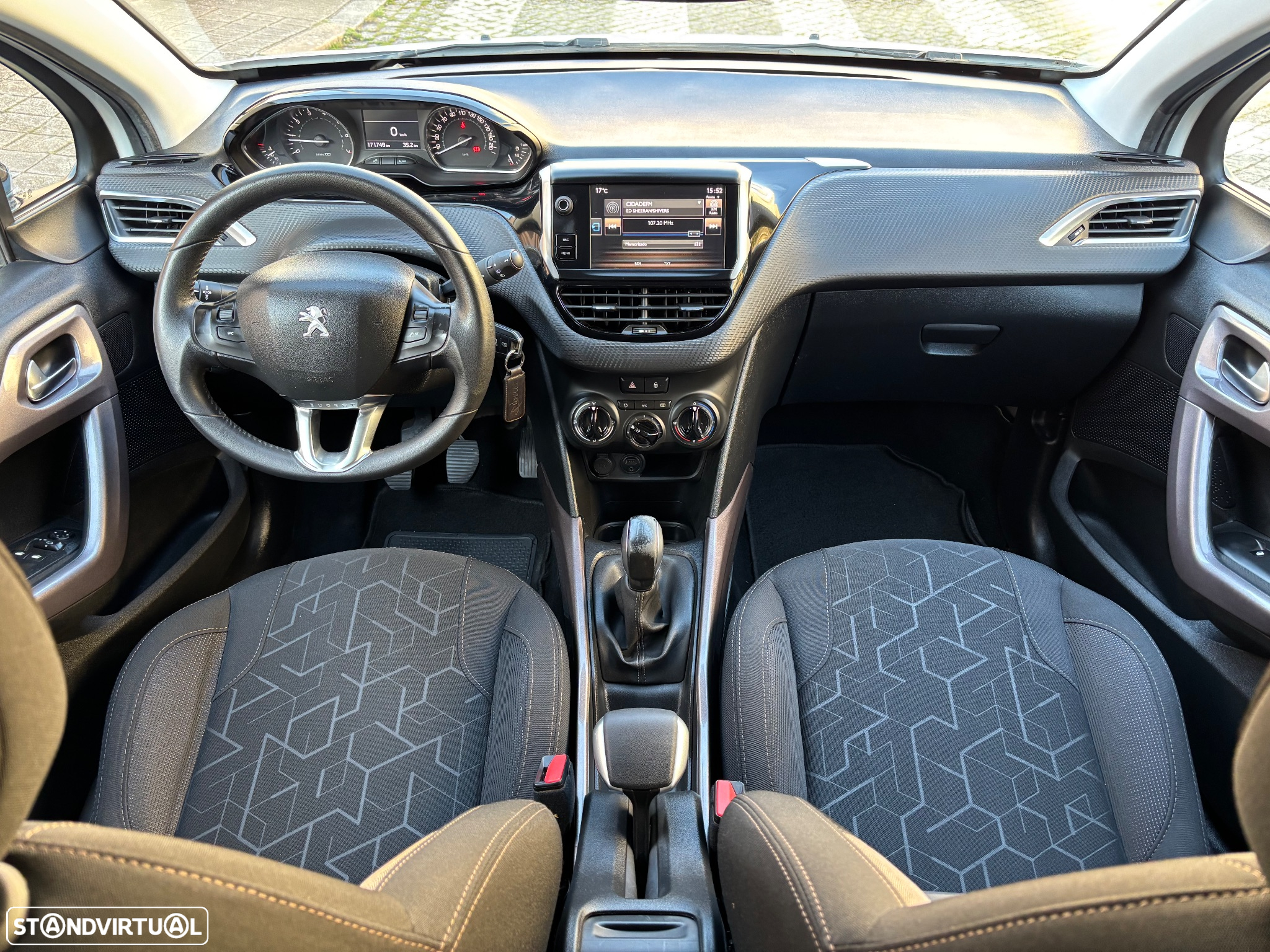 Peugeot 2008 1.2 PureTech Style - 12