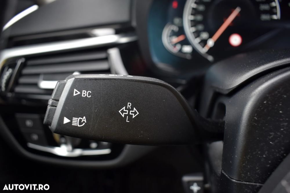 BMW Seria 5 520d xDrive Aut. - 28