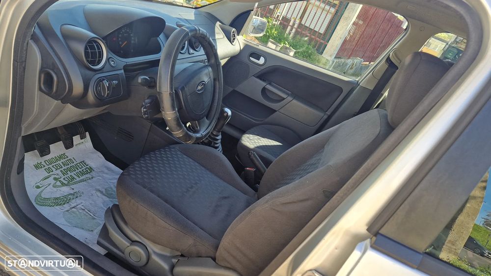 Ford Fiesta 1.4 Ambiente - 6