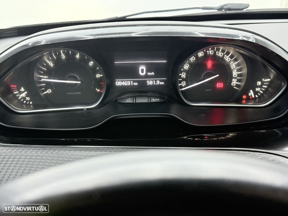 Peugeot 208 1.2 PureTech Allure - 29