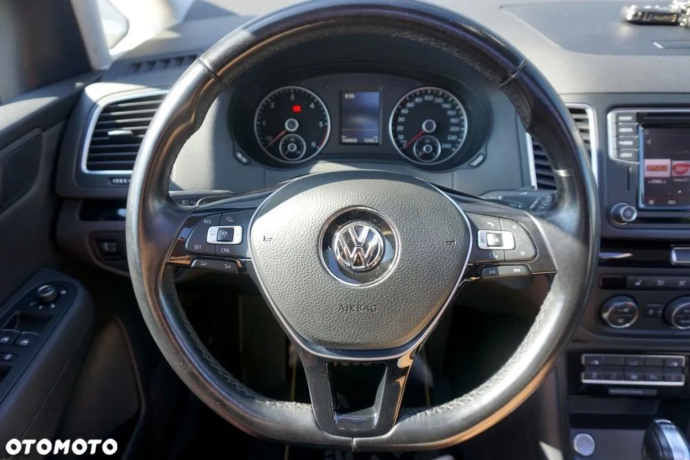 Volkswagen Sharan 2.0 TDI DSG BlueMotion Technology Highline - 25