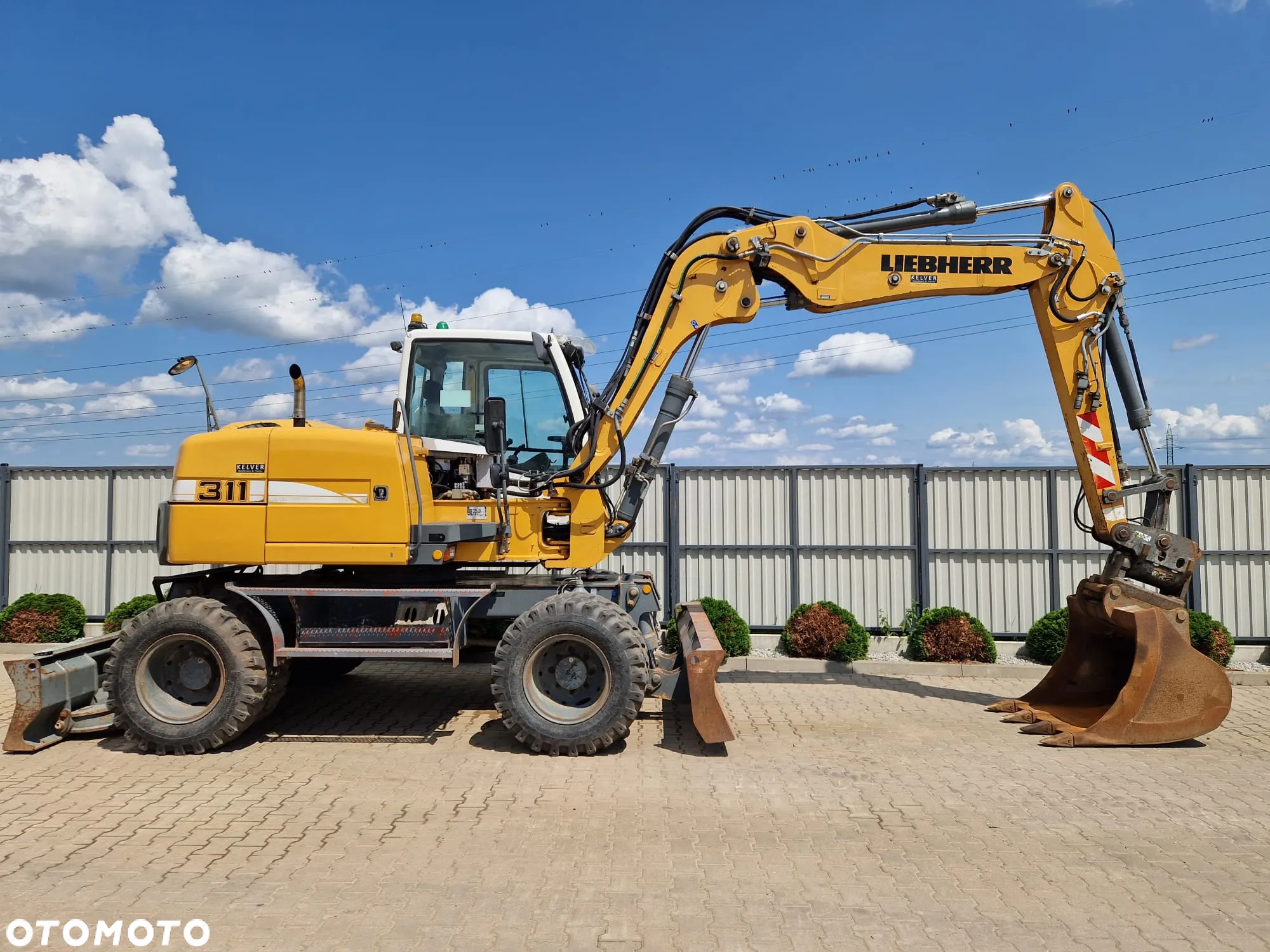 Liebherr A311 Litronic * 2013r. * 10 599 mth * Powertilt * 4x skrętne koła * - 5