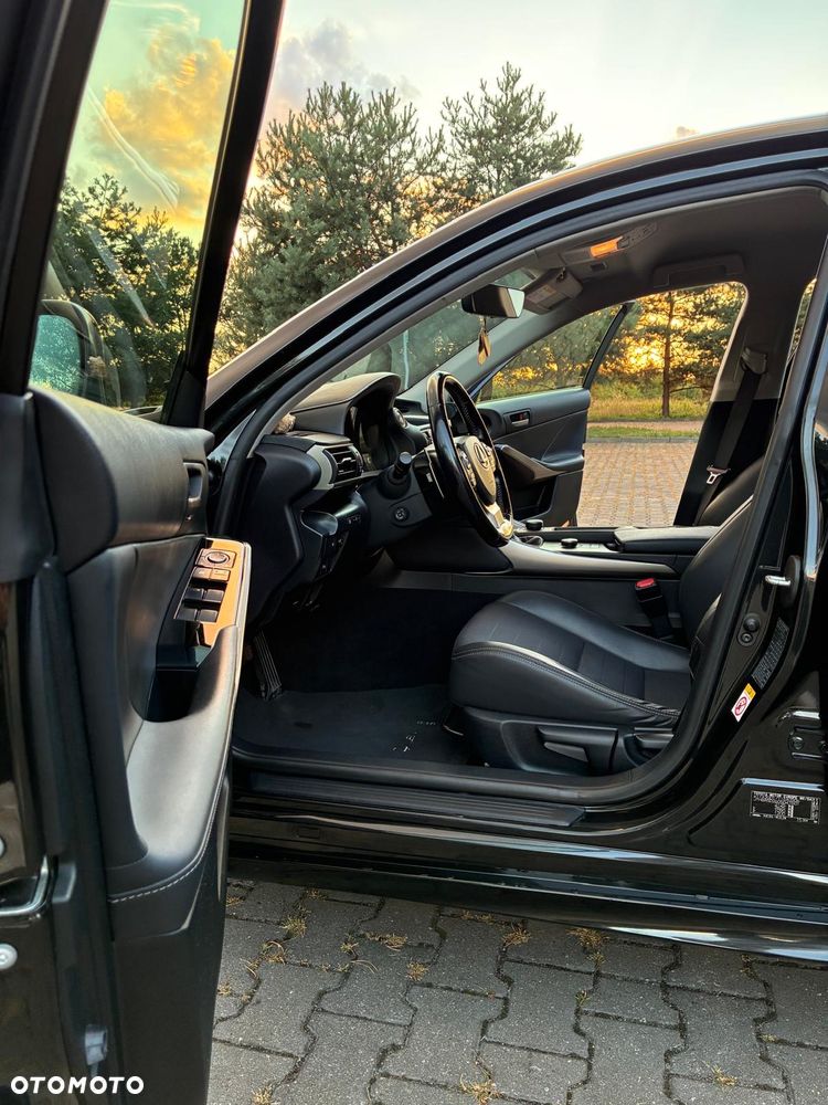 Lexus IS 200t Elegance - 6