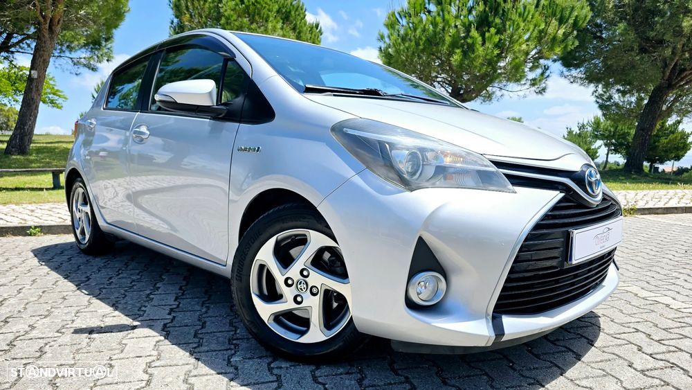 Toyota Yaris 1.5 HSD Comfort +P.Style+P.Techno - 9