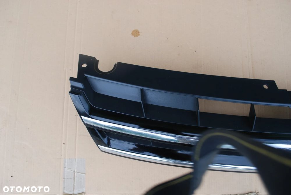ATRAPA GRILL VW TOUAREG 10-14 7P6853651A - 5