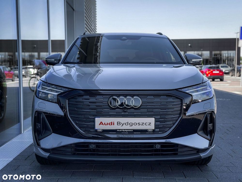 Audi Q4 e-tron - 4