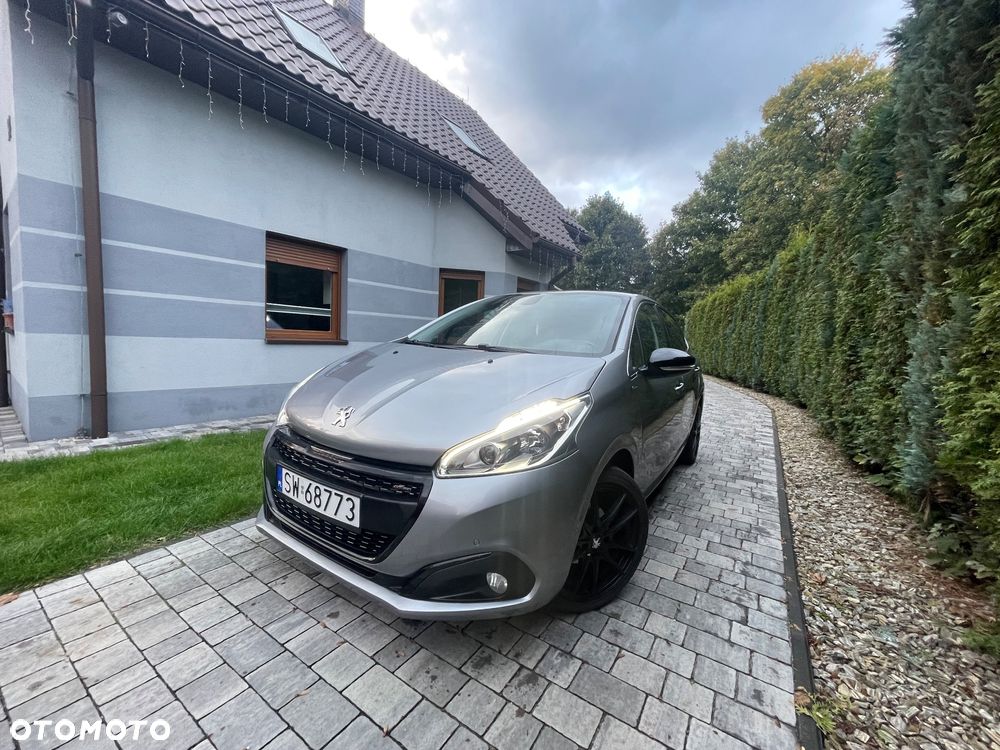 Peugeot 208 - 5