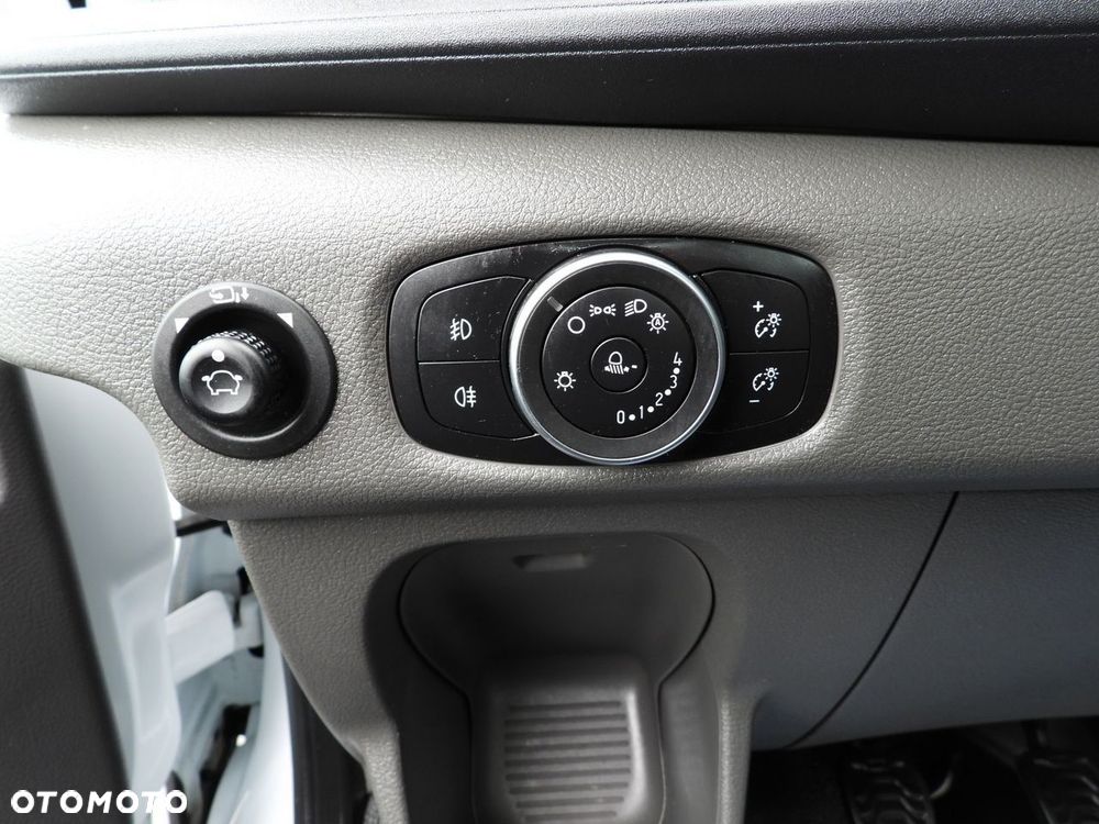 Ford TRANSIT SKRZYNIA 8 PALET TEMPOMAT BLIŹNIACZE KOŁA KLIMATYZACJA  170KM - 26