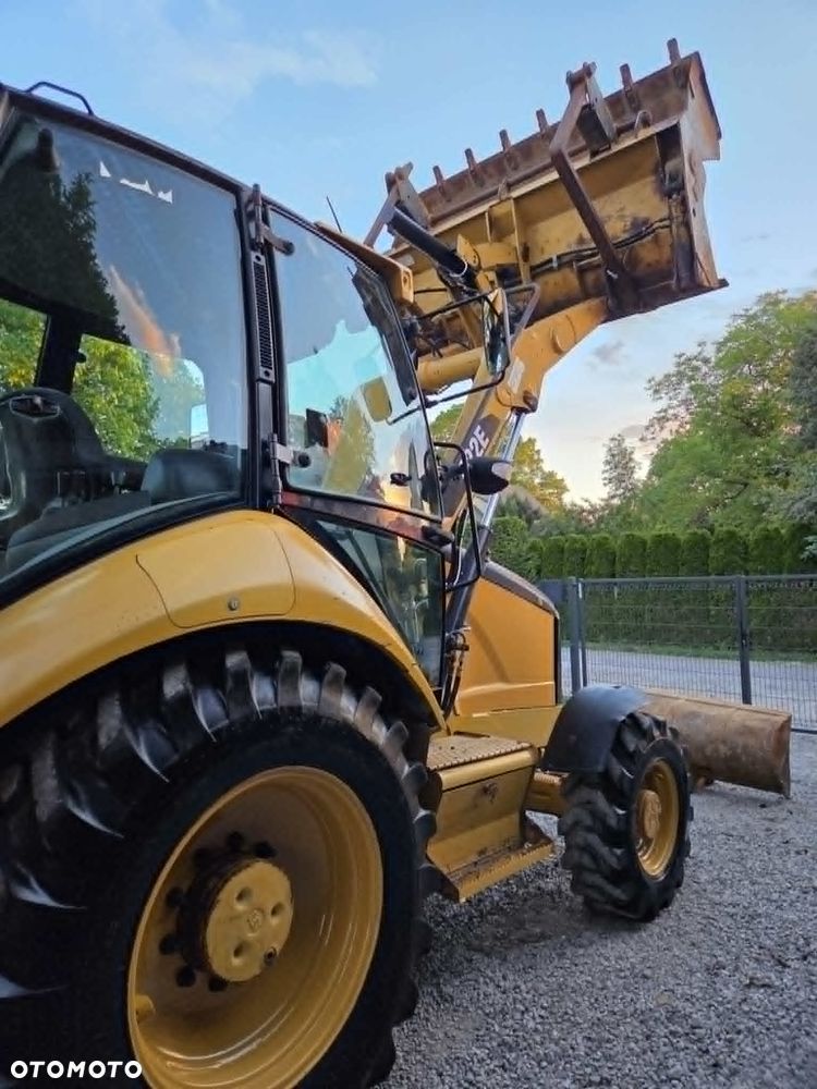 Caterpillar CAT 422E - 14