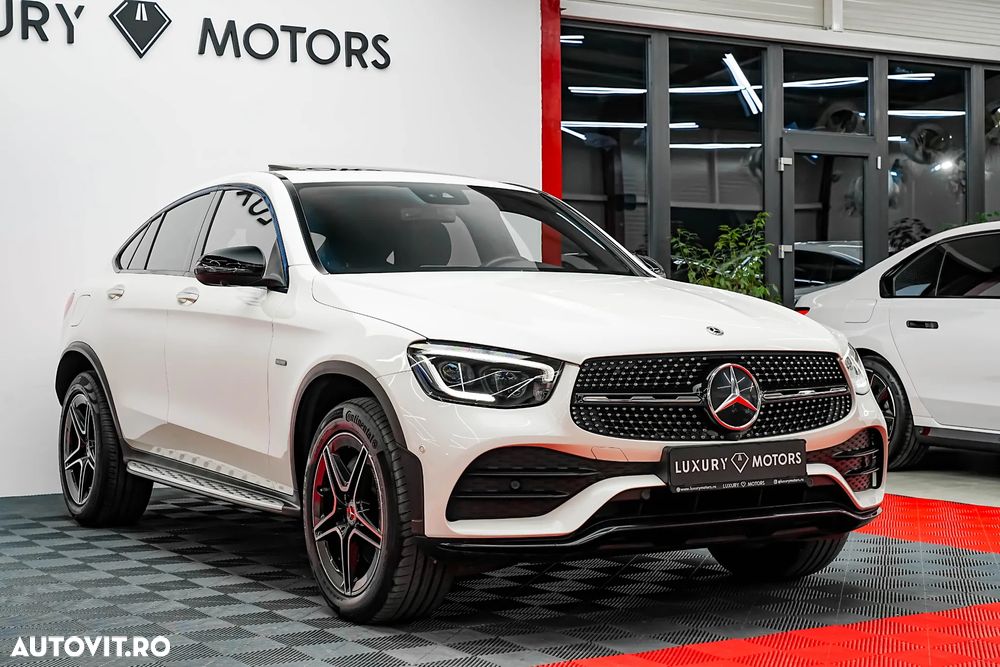 Mercedes-Benz GLC Coupe 300 e 4Matic 9G-TRONIC AMG Line - 9