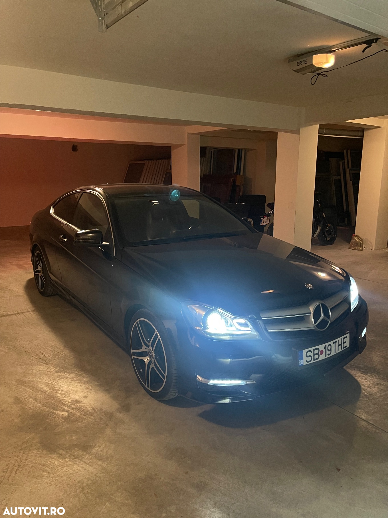 Mercedes-Benz C 180 CGI BlueEFFICIENCY - 4