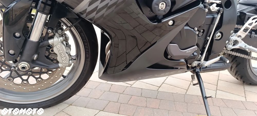 Suzuki GSX - 38