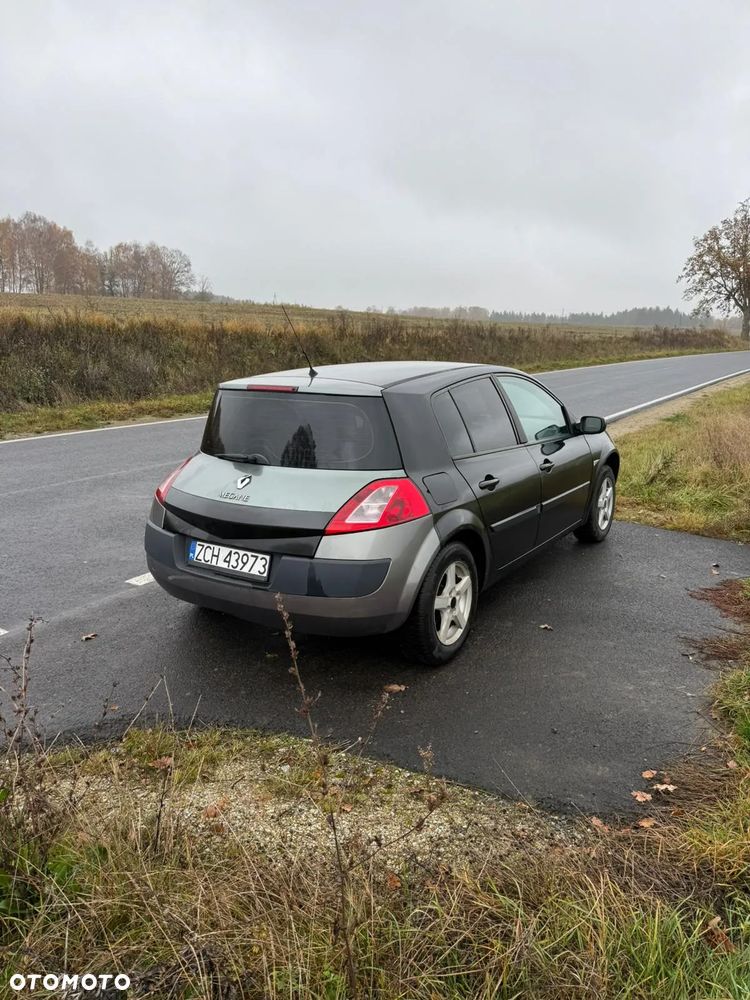 Renault Megane 1.6 Confort Privilege - 3