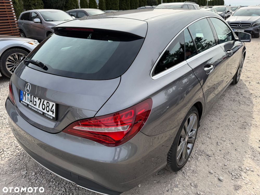 Mercedes-Benz CLA 180 Urban - 11