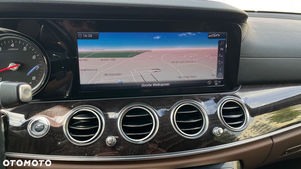 Mercedes-Benz Klasa E 300 9G-TRONIC AMG Line - 14
