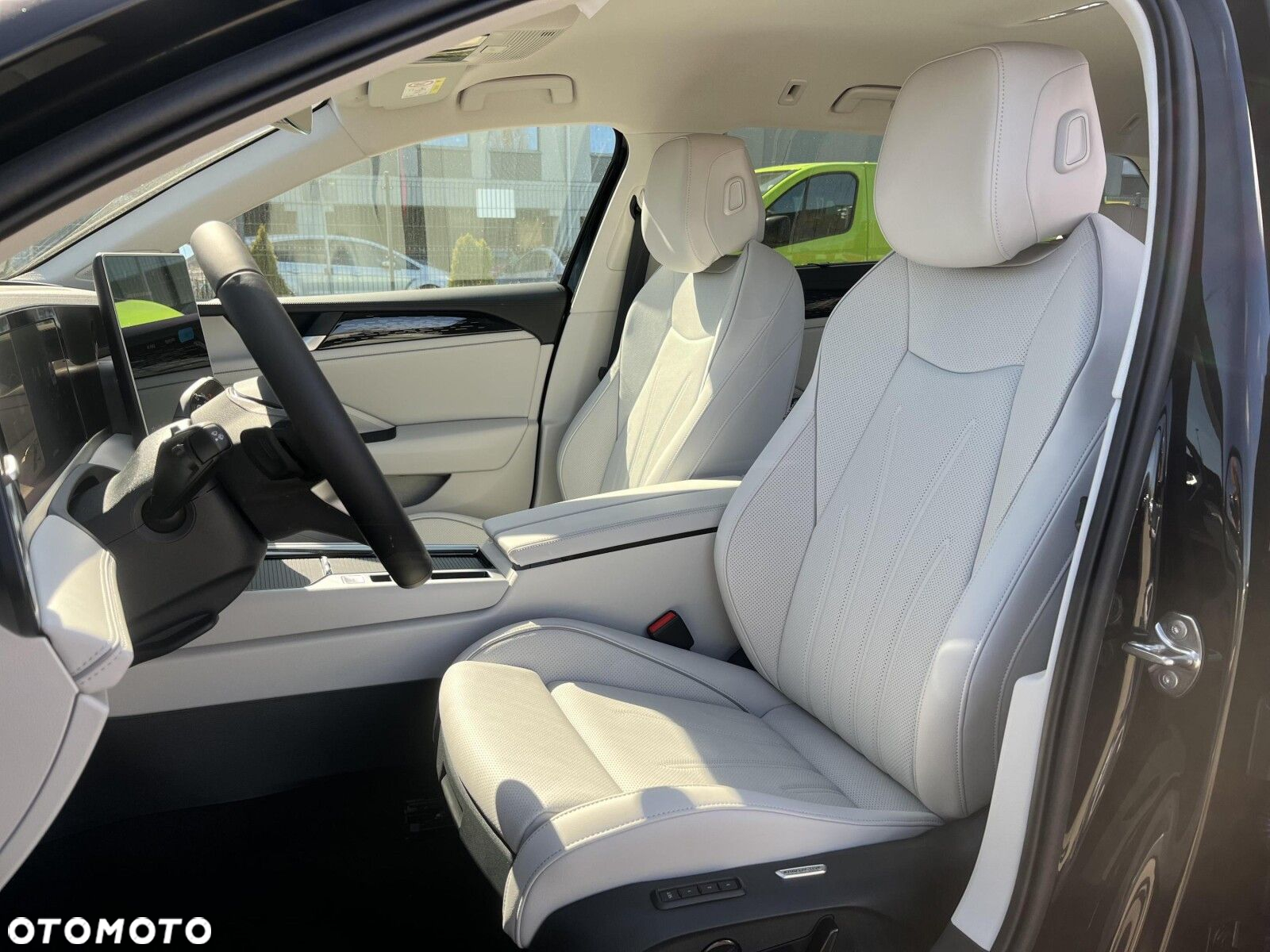 Volkswagen Passat 2.0 TDI SCR Elegance DSG - 9