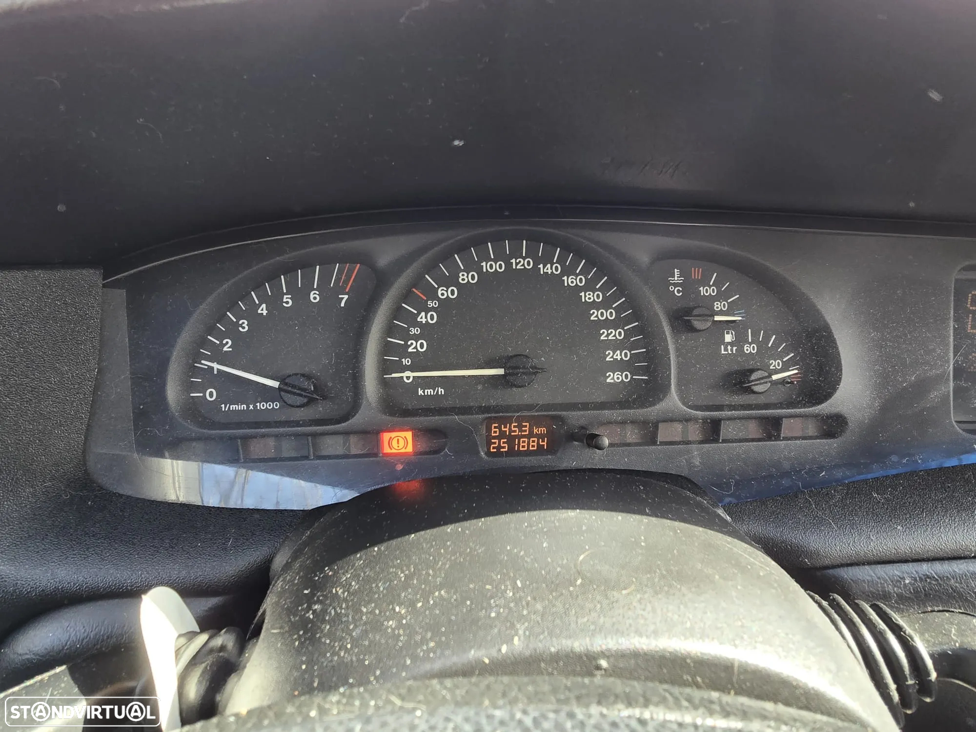 Opel Vectra 2.0i Sport - 14