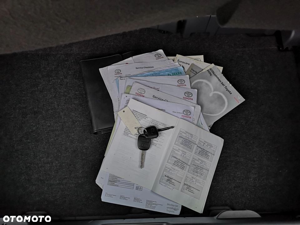 Toyota Yaris - 37
