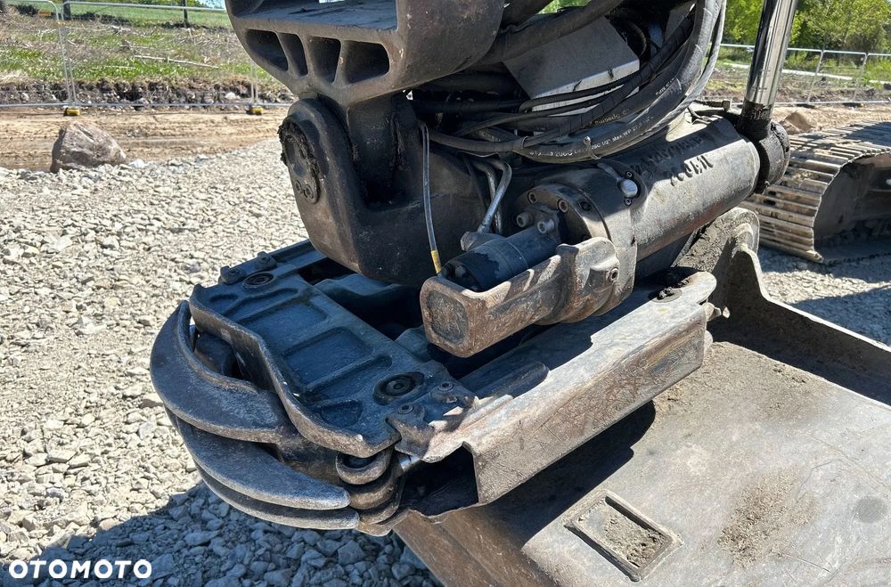 Volvo EC 250E - 11