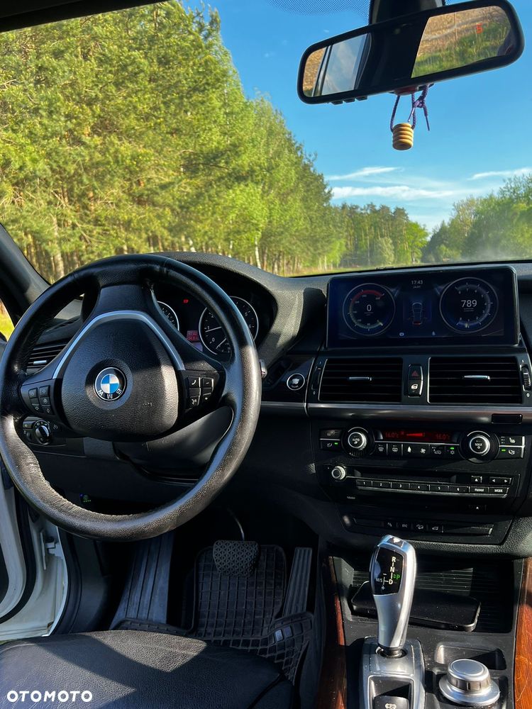 BMW X5 4.8i xDrive - 25