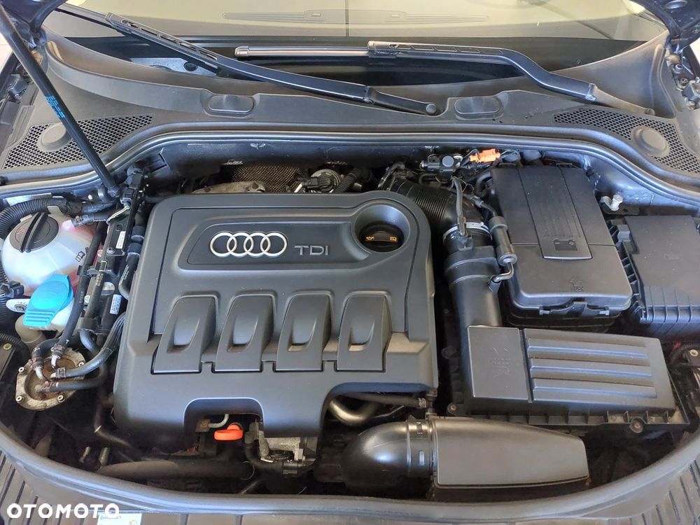 Audi A3 Sportback 2.0 TDI DPF Quattro Ambition - 4
