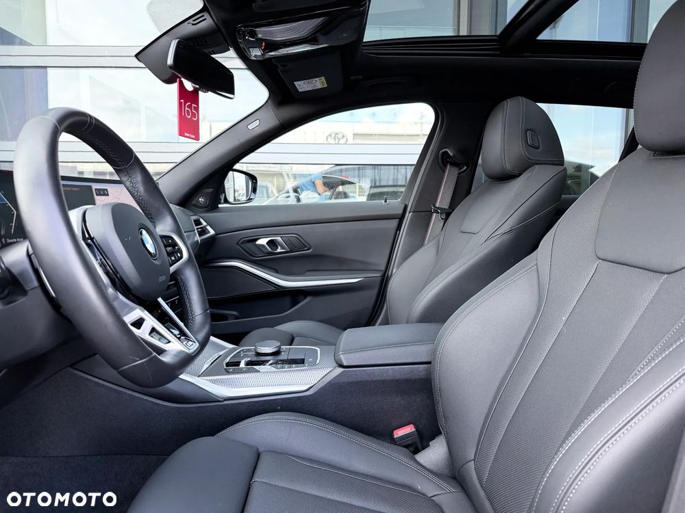 BMW Seria 3 320d xDrive M Sport - 31