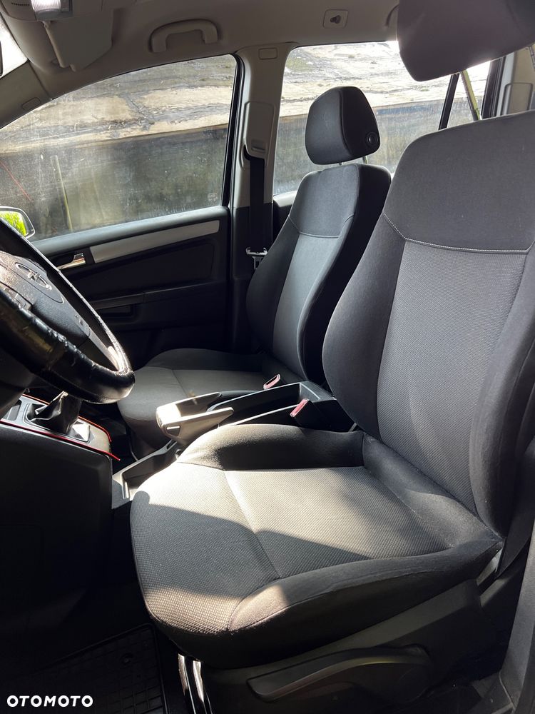 Opel Zafira 1.6 Enjoy - 12
