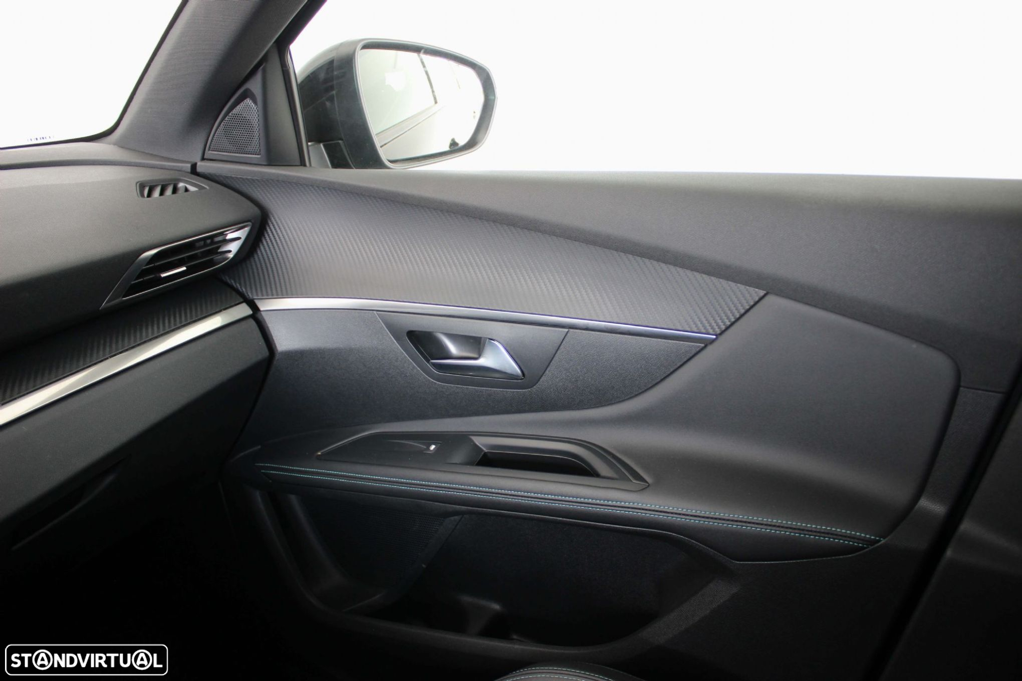 Peugeot 5008 1.2 PureTech Allure EAT8 - 24