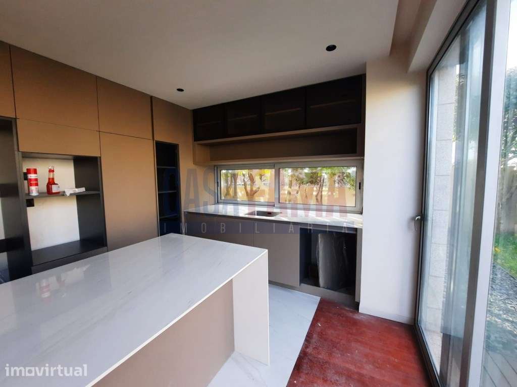 Moradia T4 de Luxo no Centro da Trofa - Grande imagem: 3/24