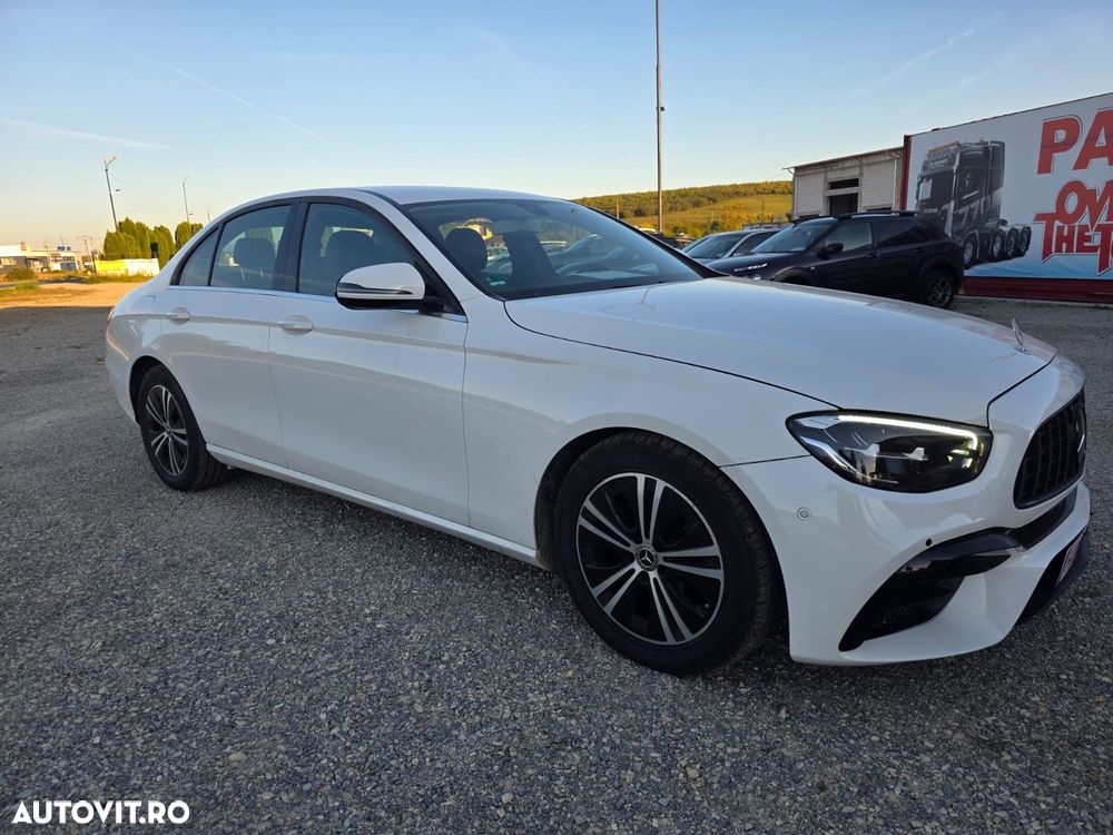 Mercedes-Benz E 220 d 4Matic T 9G-TRONIC AMG Line - 1