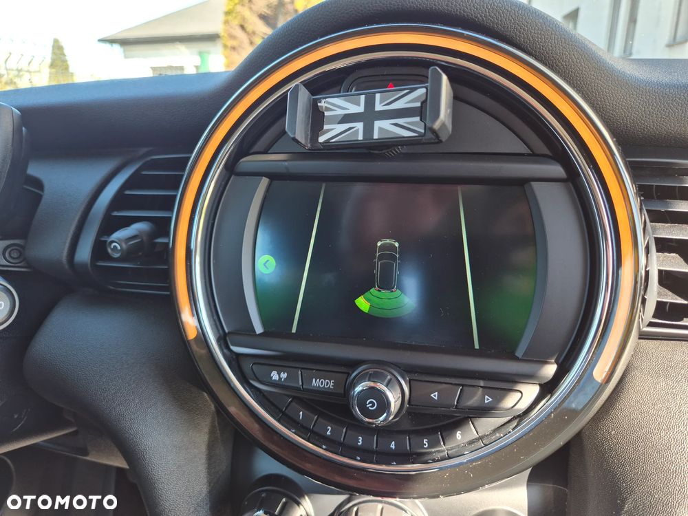 MINI ONE 60 Years - 24