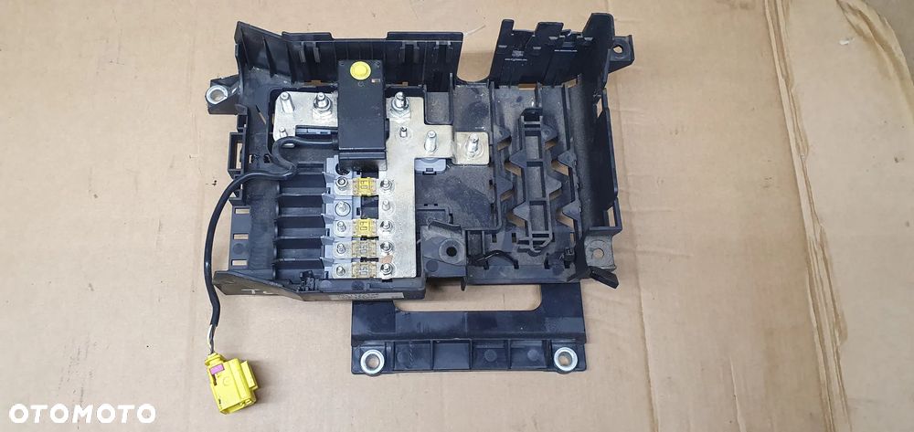 Skrzynka bezpieczników Touareg 3.0 TDI 7L0937548C - 2