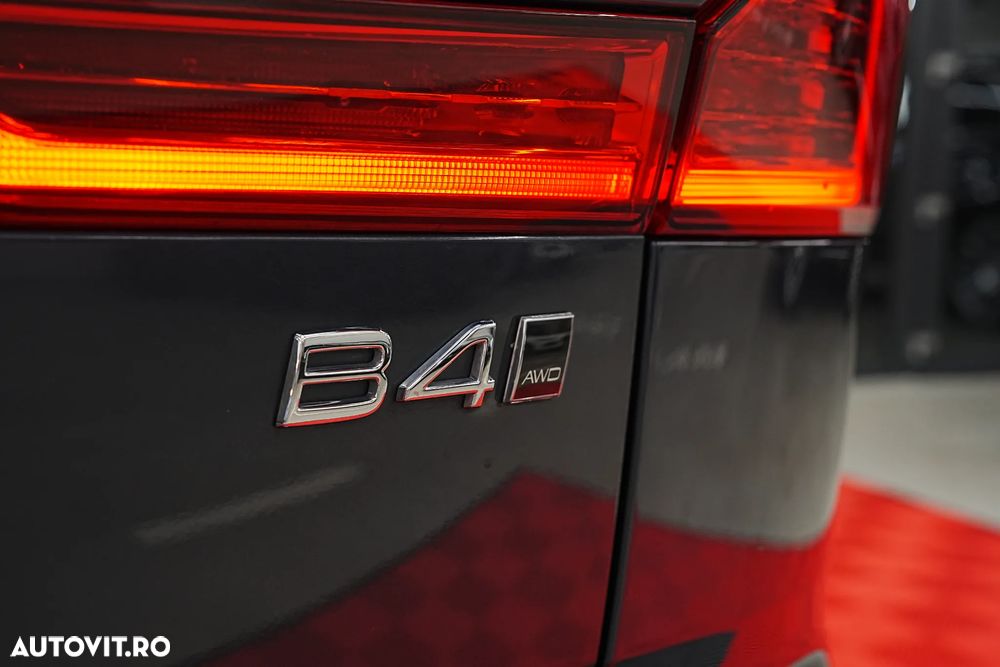 Volvo XC 60 B4 D AWD Geartronic Momentum Pro - 29