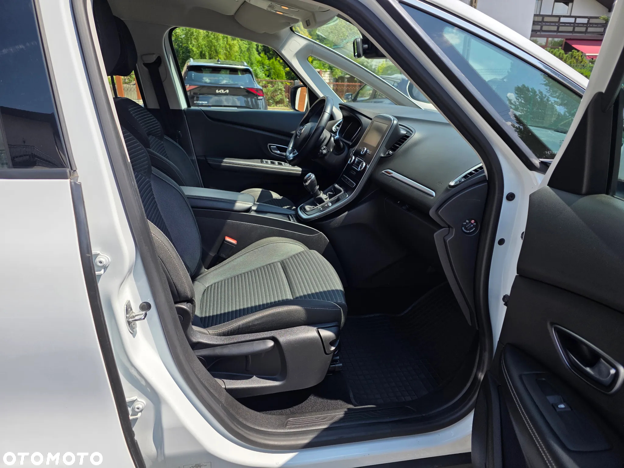 Renault Scenic ENERGY TCe 130 INTENS - 6