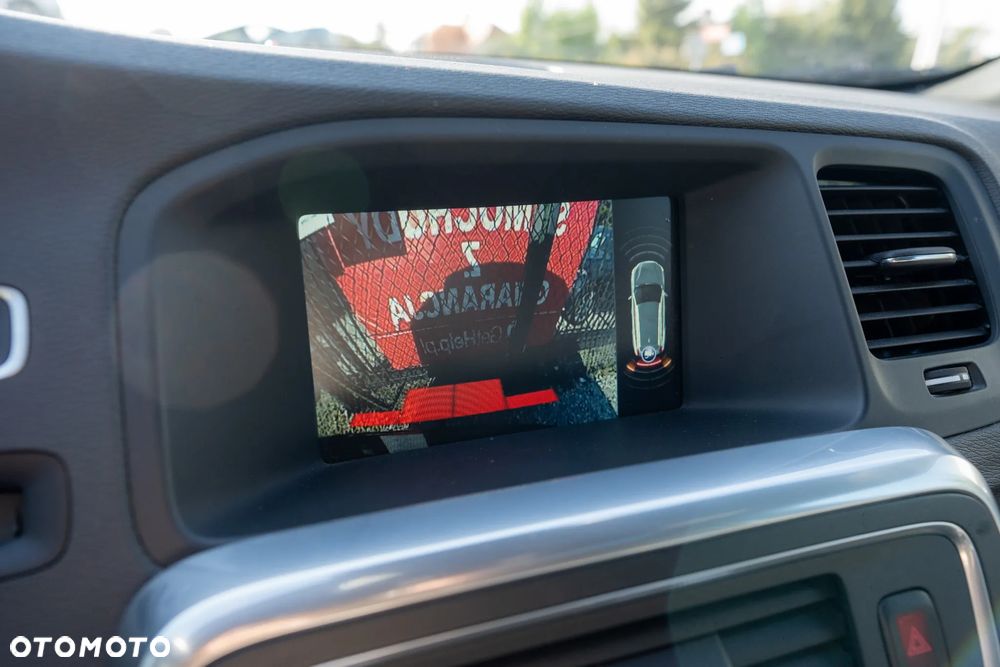 Volvo V60 Cross Country D4 Momentum - 15