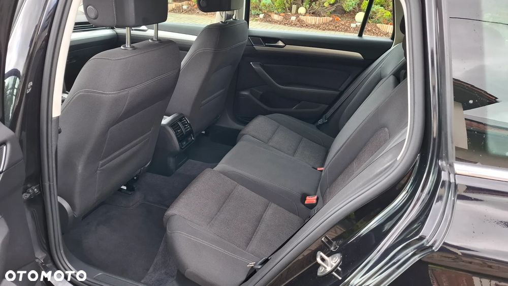 Volkswagen Passat 2.0 TDI (BlueMotion Technology) DSG Comfortline - 13