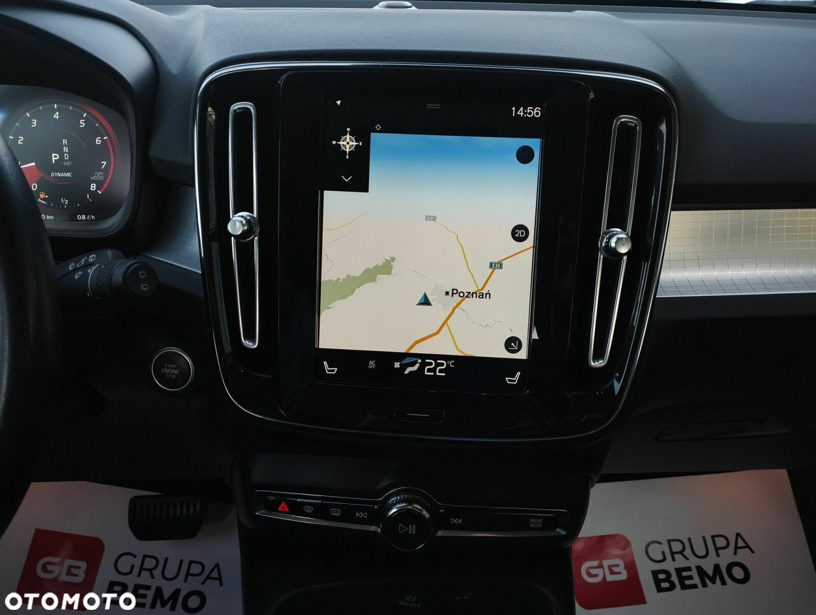 Volvo XC 40 T3 Momentum Pro - 29