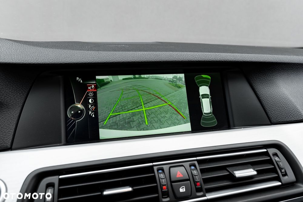 BMW Seria 5 M550d xDrive - 39
