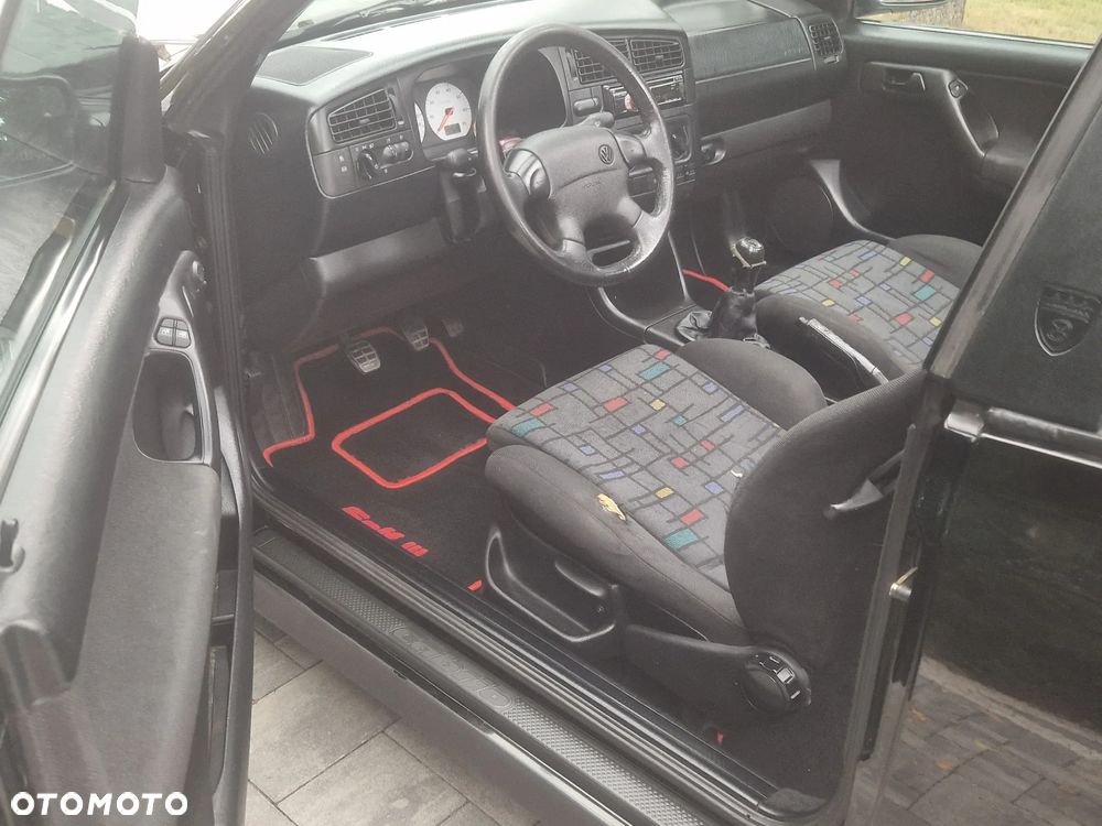 Volkswagen Golf Cabriolet 1.6 - 24