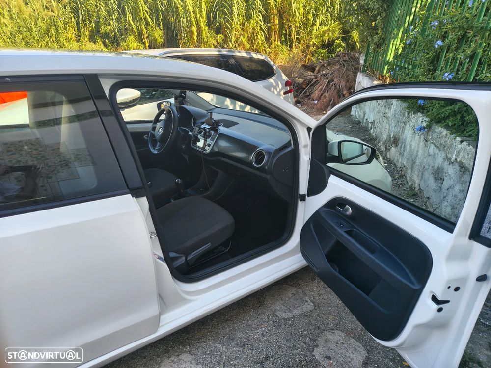 VW Up! move - 6