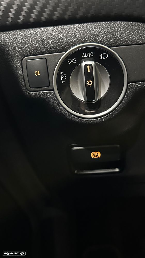 Mercedes-Benz A 200 CDI 4Matic 7G-DCT AMG Line - 14