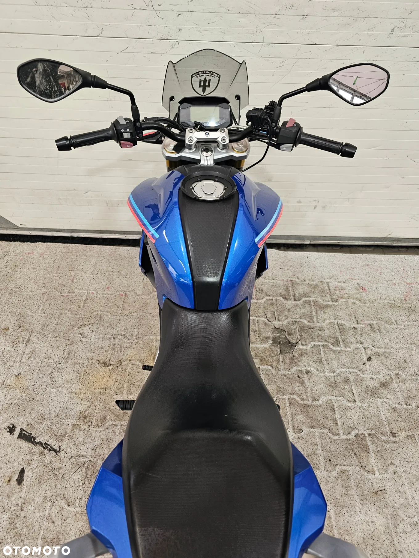 BMW G - 26