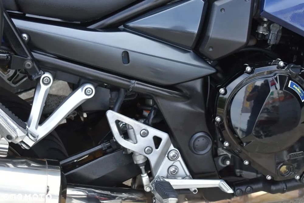 Suzuki GSX - 32
