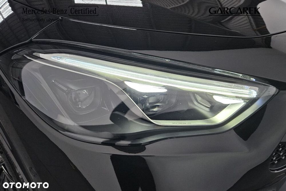 Mercedes-Benz GLA - 12